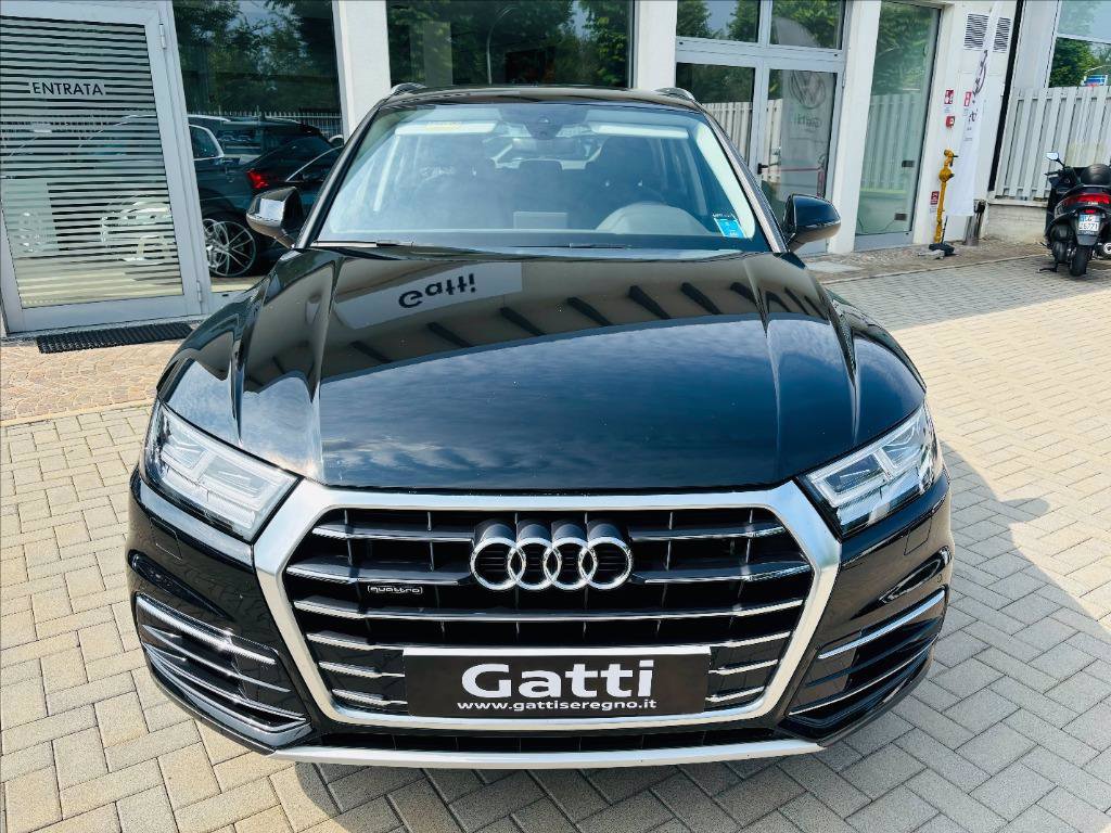 AUDI Q5 40 TDI quattro S tronic Business