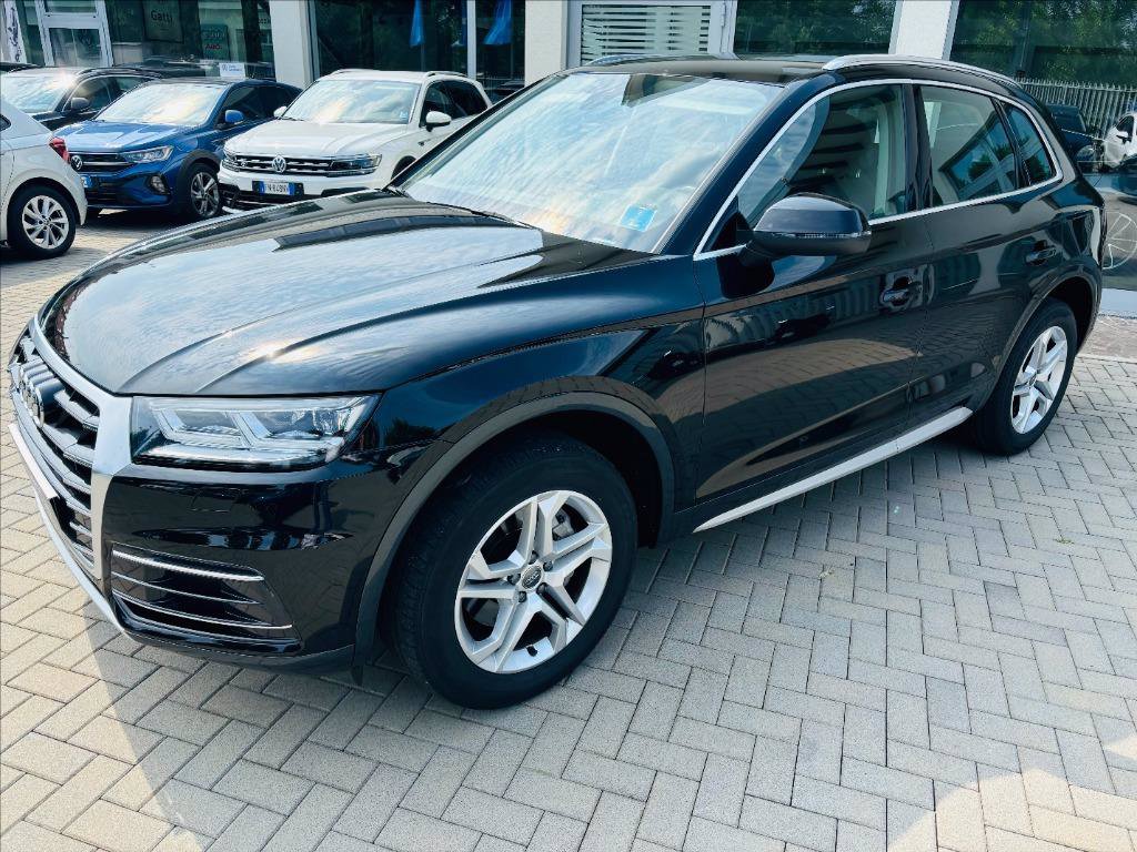 AUDI Q5 40 TDI quattro S tronic Business