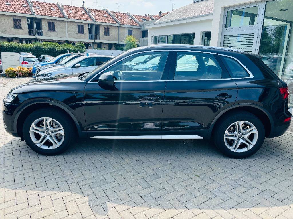 AUDI Q5 40 TDI quattro S tronic Business