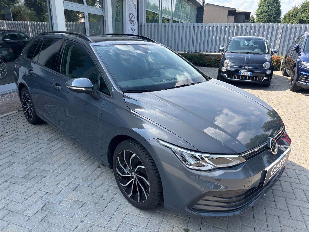 VOLKSWAGEN Golf Variant 1.0 eTSI EVO DSG Life