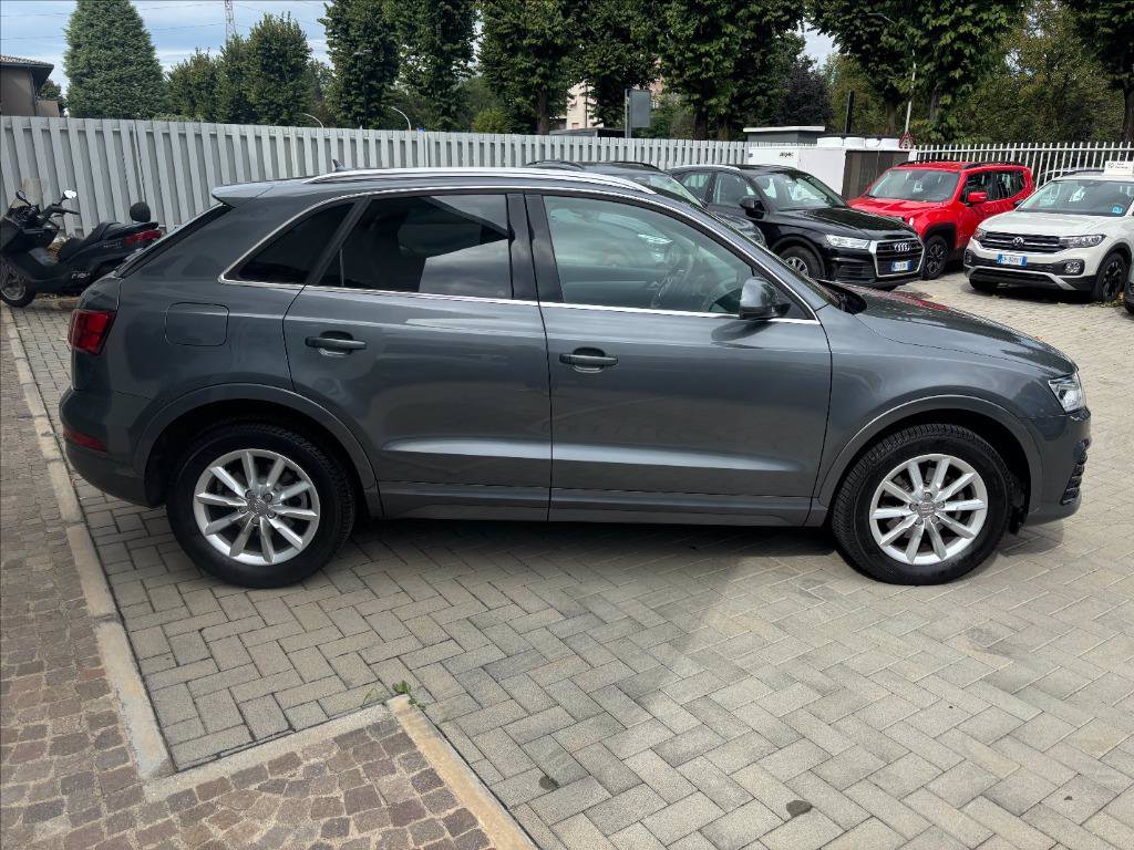 AUDI Q3 2.0 TDI 120 CV Business