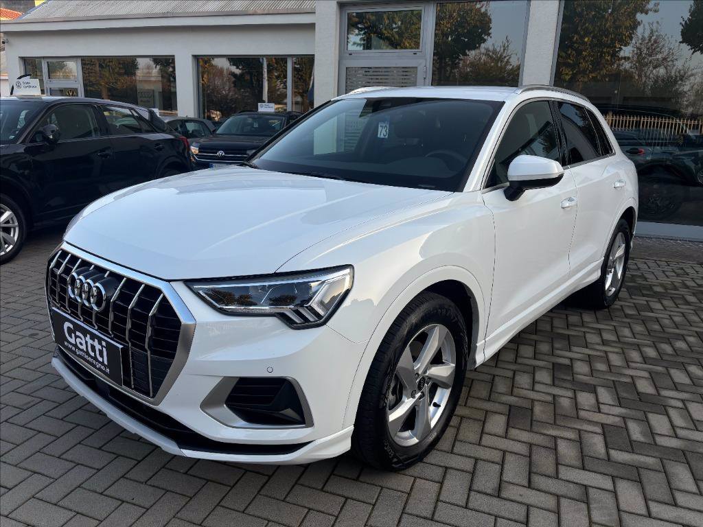 AUDI Q3 35 TDI quattro S tronic Business Advanced