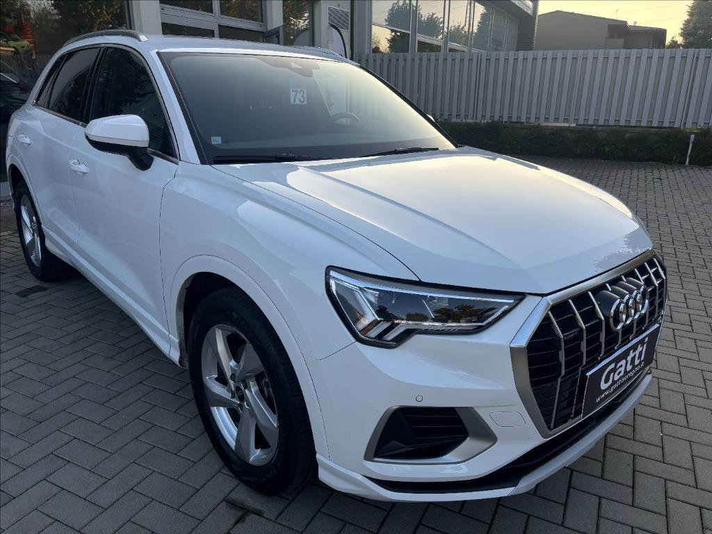 AUDI Q3 35 TDI quattro S tronic Business Advanced