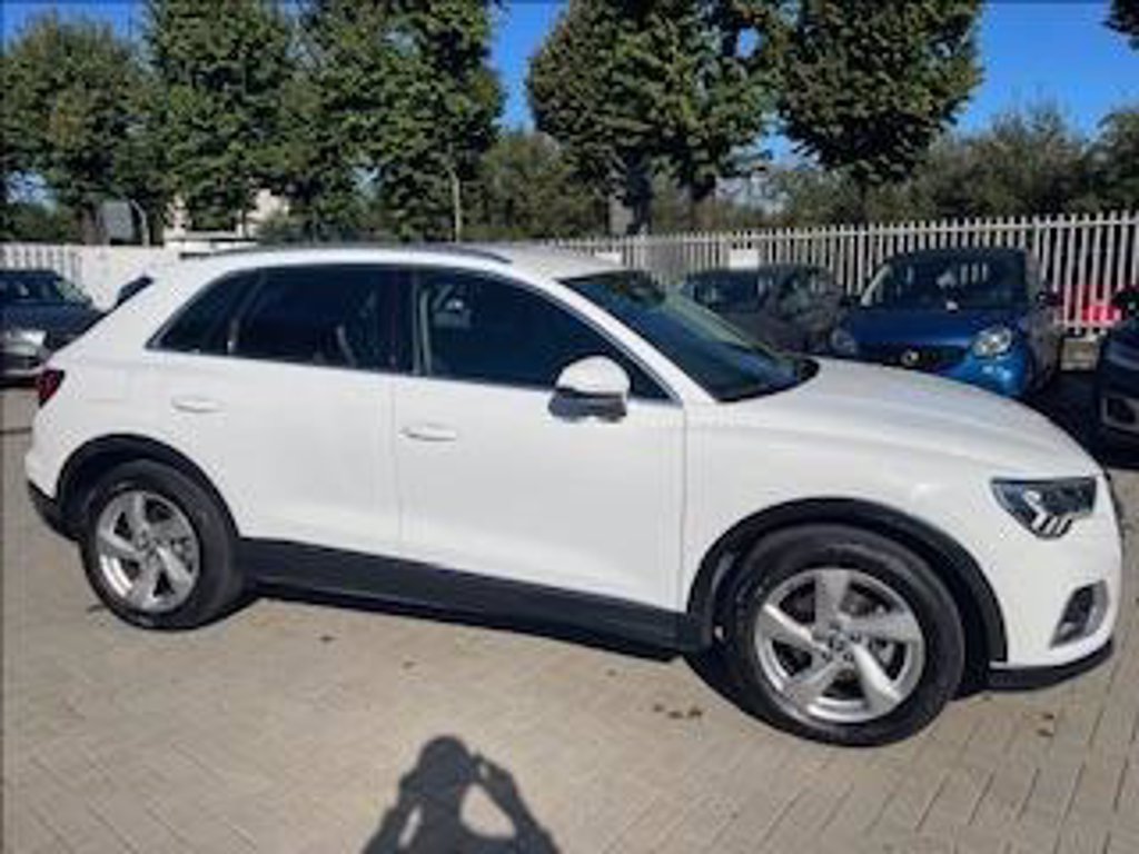 AUDI Q3 35 TDI S tronic Business Advanced